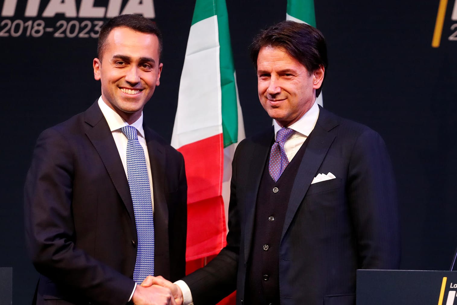 Fünf-Sterne-Chef Di Maio mit Giuseppe Conte (r.): Wie wird sich der neue Ministerpräsident verhalten? Fünf-Sterne-Chef Di Maio mit Giuseppe Conte (r.): Wie wird sich der neue Ministerpräsident verhalten?