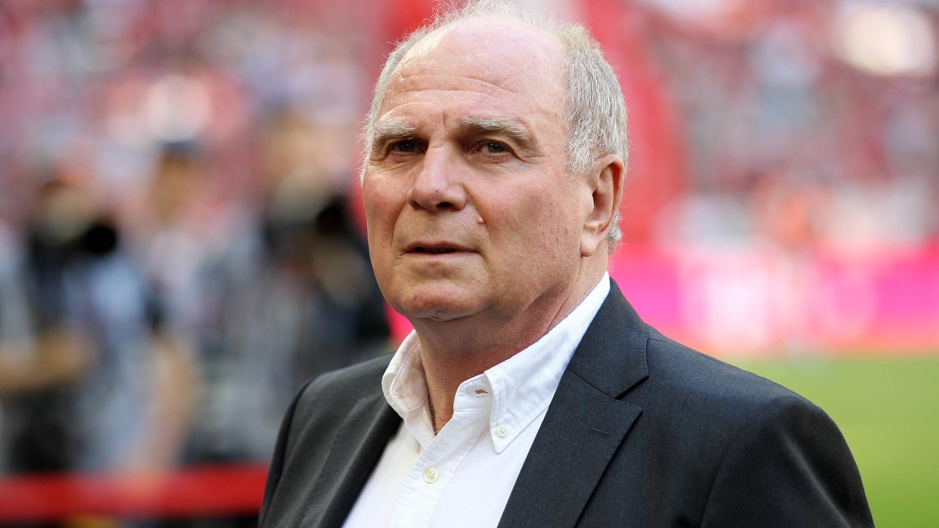 Deutliche Worte: Uli Hoeneß spricht über Bayern-Angreifer Sandro Wagner.