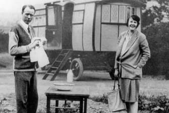 Der amerikanische Schriftsteller Harry Sinclair Lewis mit seiner Frau Dorothy.