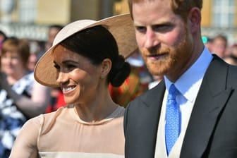 Meghan und Harry: Drei Tage nach der Hochzeit zeigt sich das Paar auf der Gartenparty im Buckingham Palast.