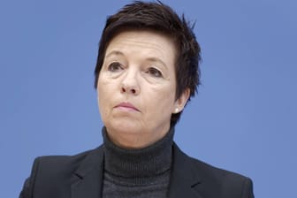 Jutta Cordt, Leiterin des Bundesamts für Migration und Flüchtlinge (Bamf): Die Staatsanwaltschaft prüft noch, ob Ermittlungen gegen sie eingeleitet werden.