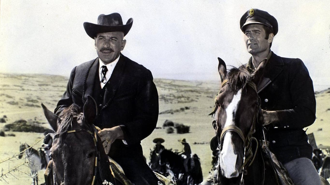 Telly Savalas und Clint Walker in "Pancho Villa".