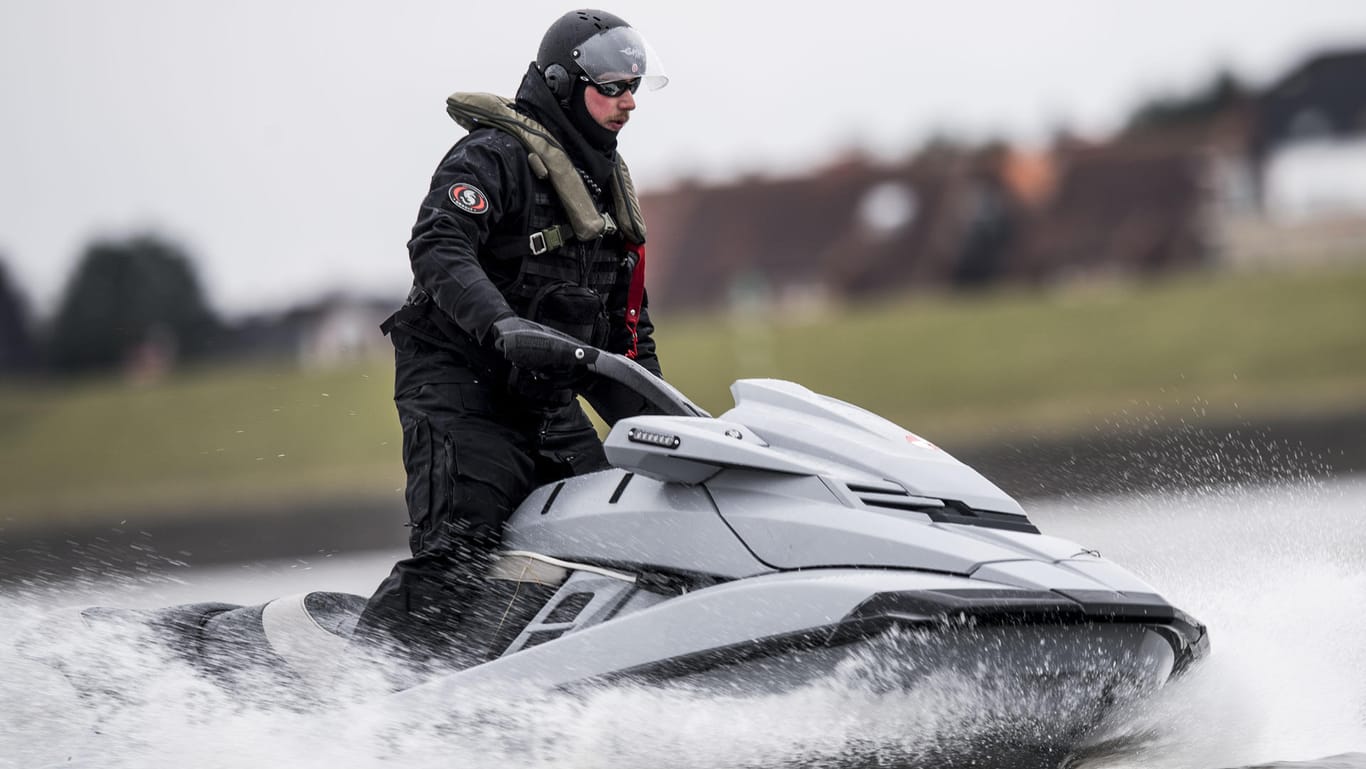Polizei auf Jetski: Die Boote sollen besonders im Fall eines Terroreinsatzes genutzt werden.