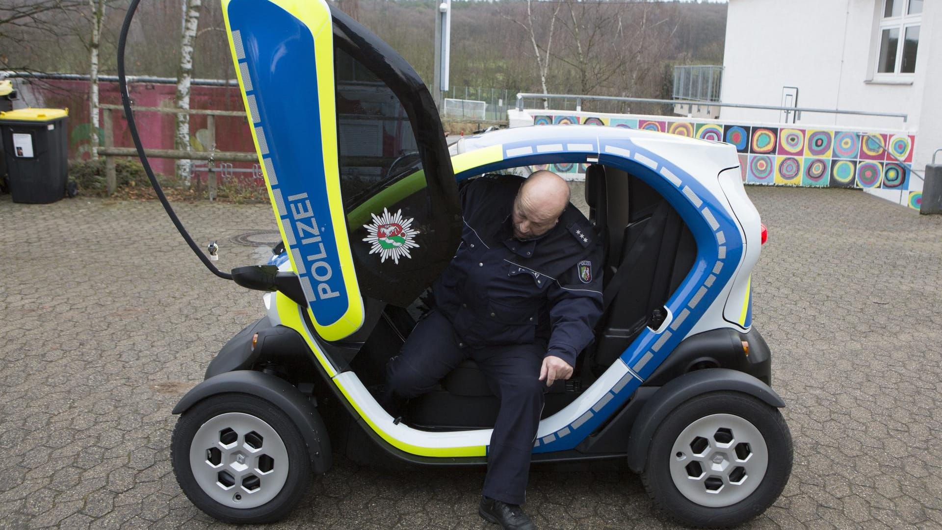 Der Mini-E-Flitzer Twizy: Er kann zum Beispiel auf Schulhöfen zum Einsatz kommen.