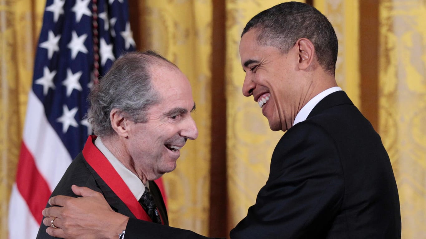 In Washington: Barack Obama, damaliger US-Präsident, verleiht Philip Roth die National Humanities Medal.