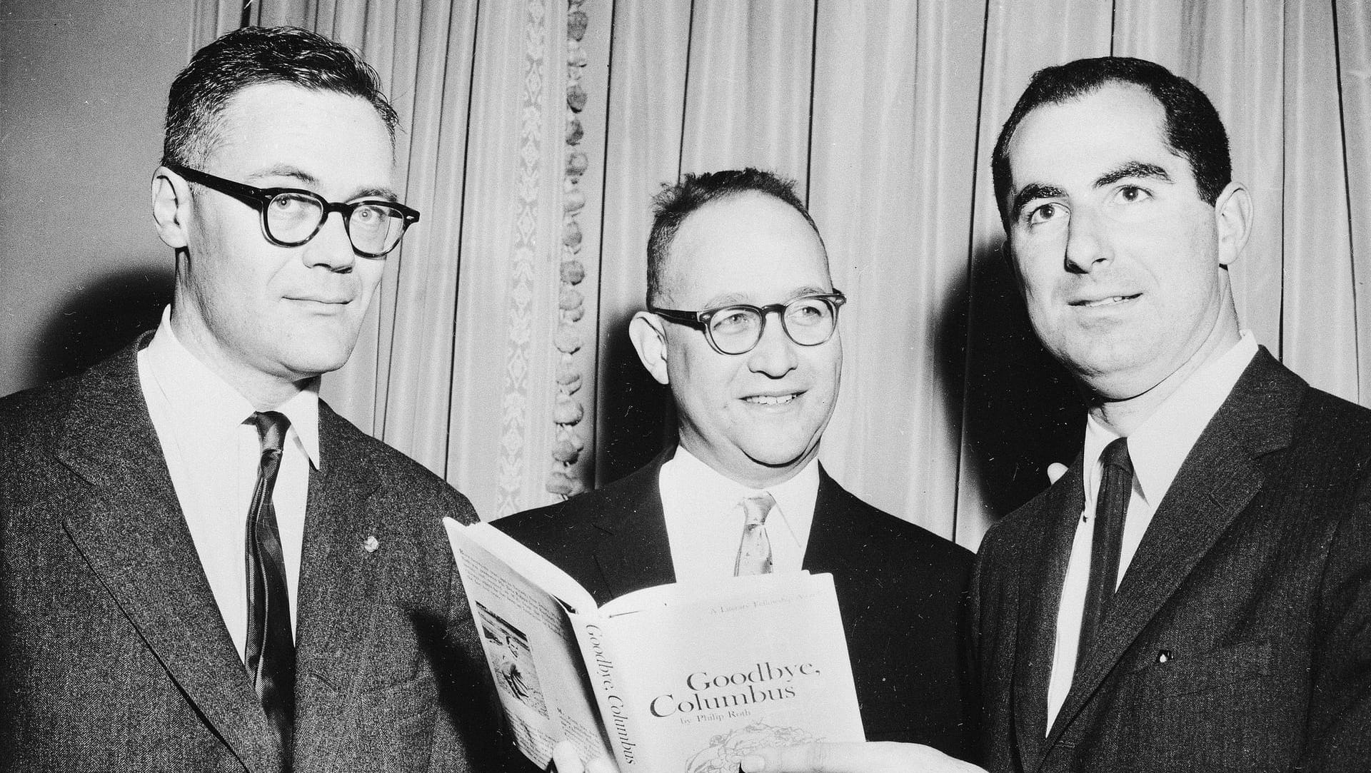 Die Gewinner des National Book Awards: Robert Lowell, Richard Ellmann und Philip Roth (v.l.)