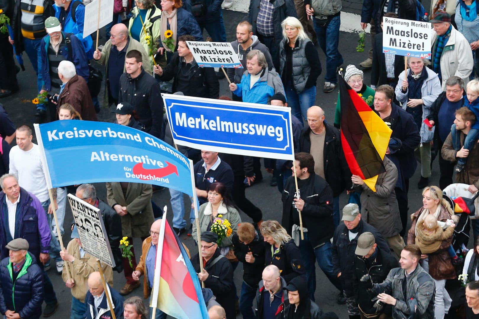 Die AfD hat eine "Groß-Demo" mit mehreren Tausend Teilnehmern für den Sonntag angekündigt. Zur Mobilisierung unternimmt die Partei einiges.