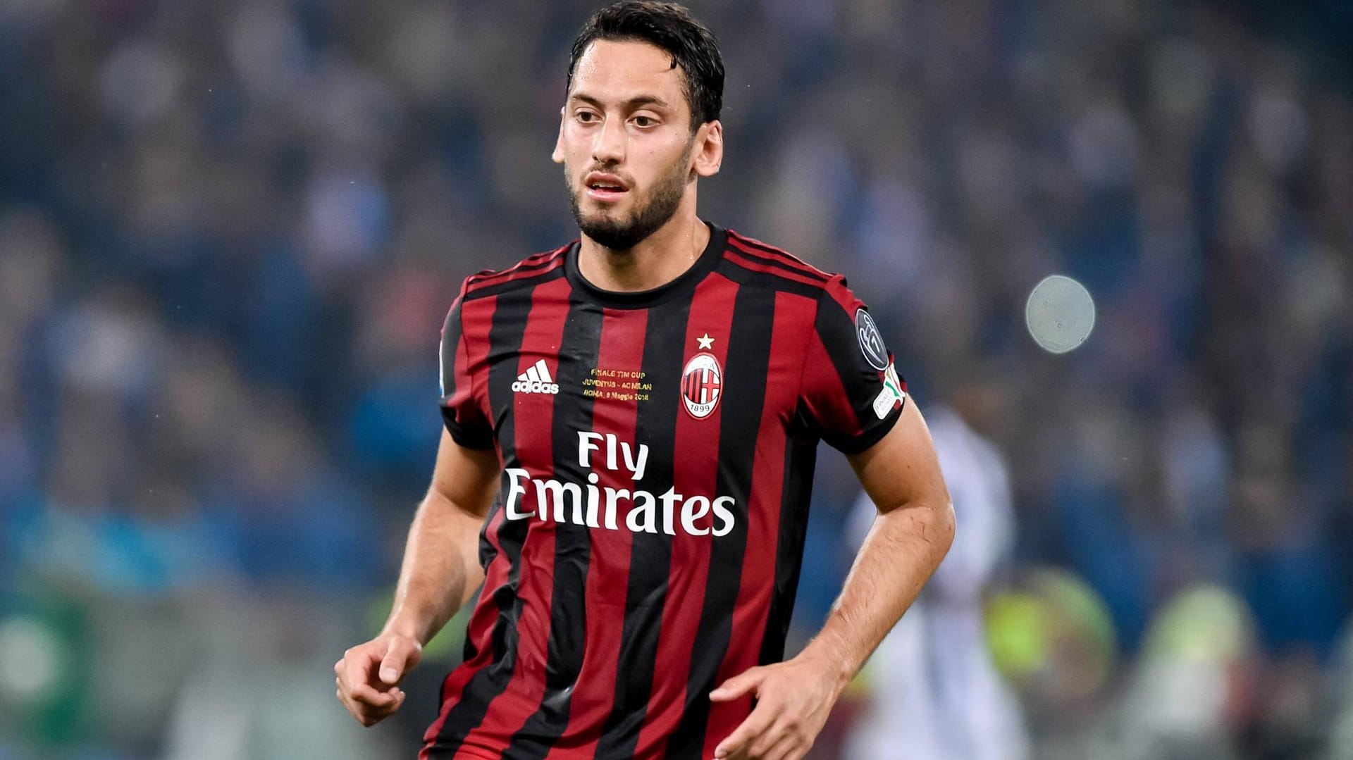 Drohende Sperre: Der ehemalige Leverkusener Hakan Calhanoglu könnte in der nächsten Saison mit seinem AC Mailand nicht der in Europa League starten dürfen.