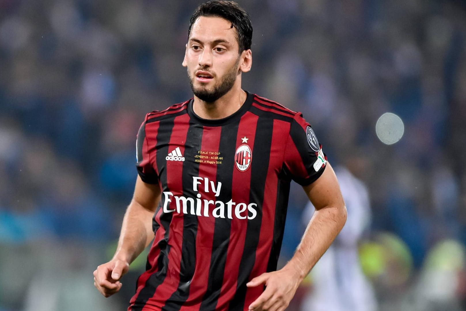 Drohende Sperre: Der ehemalige Leverkusener Hakan Calhanoglu könnte in der nächsten Saison mit seinem AC Mailand nicht der in Europa League starten dürfen.