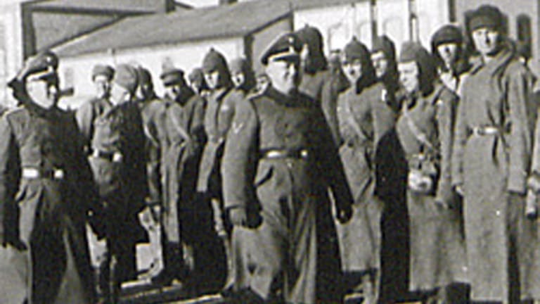 Lagerleiter Karl Streibel (M.) im Zwangsarbeitslager Trawniki: Jakiv Palij war hier zum SS-Mann ausgebildet worden.