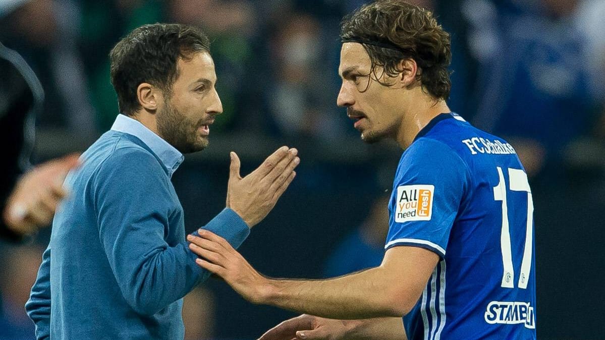 Vielsprachig unterwegs: Stambouli (r.) und Trainer Tedesco verständigen sich auf Deutsch, Französisch und Englisch.