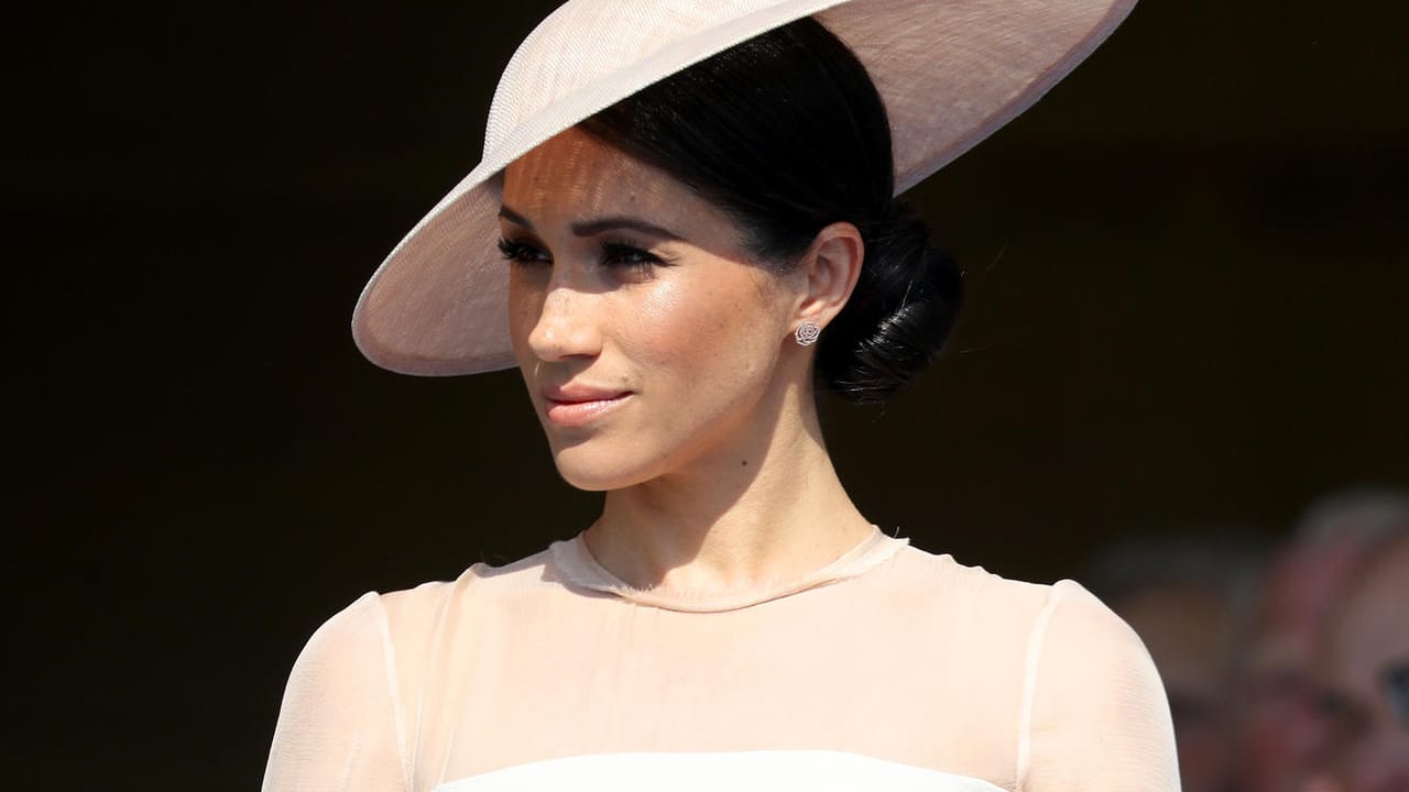 Meghan Markle: Sie absolvierte gerade ihren ersten Auftritt als Herzogin – teilweise hagelt es nun Kritik. Meghan Markle: Sie absolvierte gerade ihren ersten Auftritt als Herzogin – teilweise hagelt es nun Kritik.