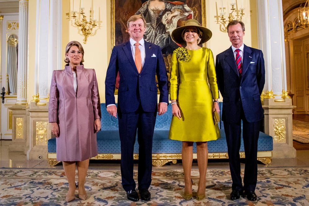 König Willem-Alexander und Königin Máxima: Hier posieren sie mit ihren Gastgeber, Großherzog Henri von Luxemburg und seiner Frau Großherzogin Maria Teresa.
