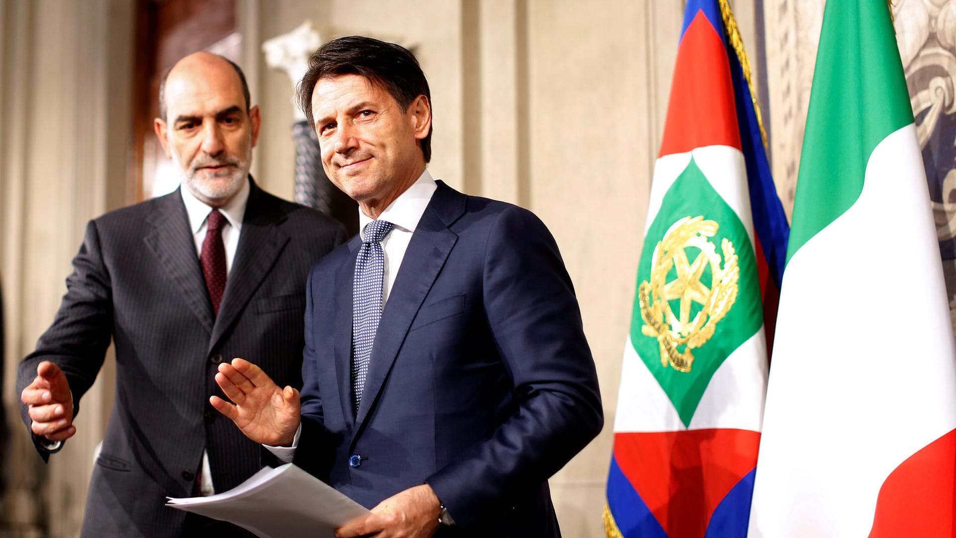 Giuseppe Conte (r.): Der italienische Staatspräsident Sergio Mattarella (l.) hat den Juristen mit der Regierungsbildung beauftragt.