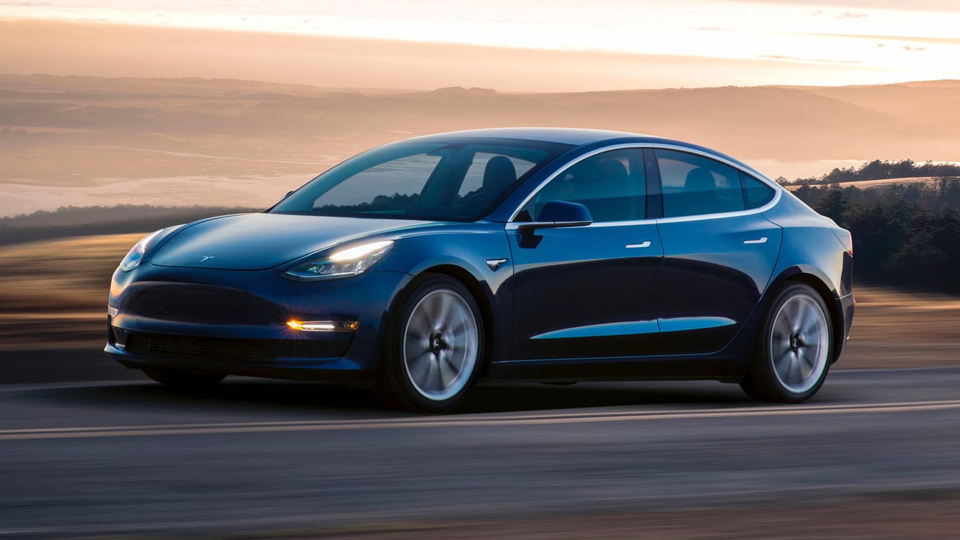 Model 3: Der bislang kleinste Tesla enttäuschte im Test eines wichtigen US-Magazins. "Consumer Reports" sprach keine Kaufempfehlung aus.