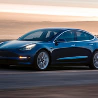 Model 3: Der bislang kleinste Tesla enttäuschte im Test eines wichtigen US-Magazins. "Consumer Reports" sprach keine Kaufempfehlung aus.