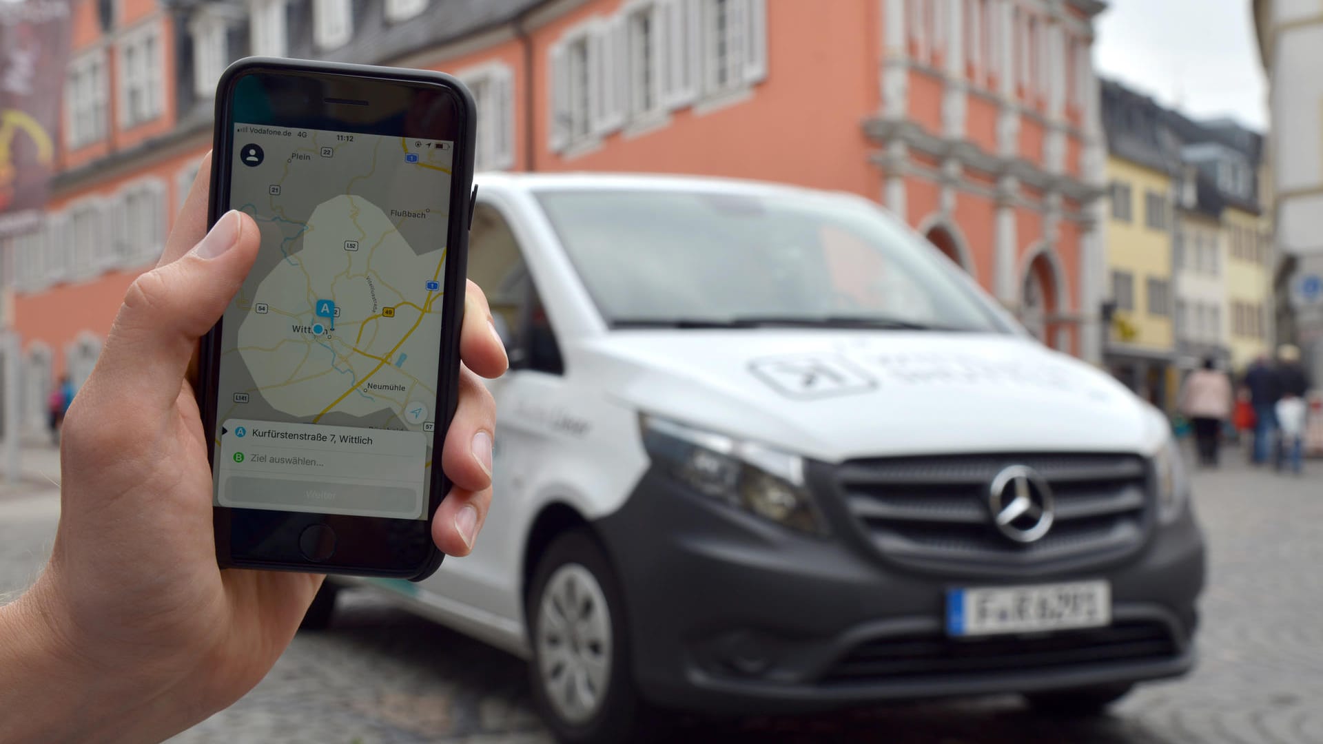Digitaler Rufbus: Der neue Kleinbus "Wittlich Shuttle" ergänzt das bestehende öffentliche Nahverkehrs-Angebot. Digitaler Rufbus: Der neue Kleinbus "Wittlich Shuttle" ergänzt das bestehende öffentliche Nahverkehrs-Angebot.