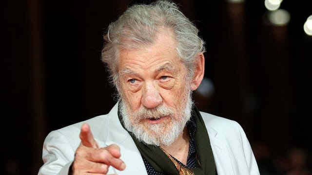 Der britische Schauspieler Ian McKellen kritisiert Hollywood.