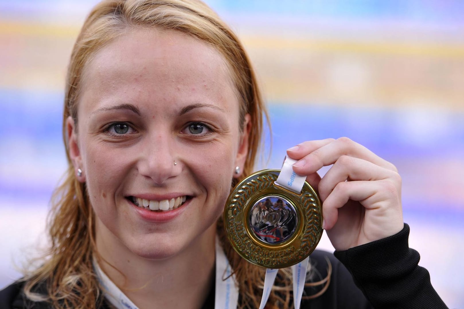 Daniela Samulski 2010, nachdem sie über 50 Meter Rücken den zweiten Platz bei der EM in Budapest erreicht hat.