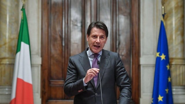 Der designierte italienische Ministerpräsident Giuseppe Conte spricht in Rom. Der designierte italienische Ministerpräsident Giuseppe Conte spricht in Rom.