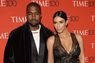 Kanye West und Kim Kardashian sind glücklich.