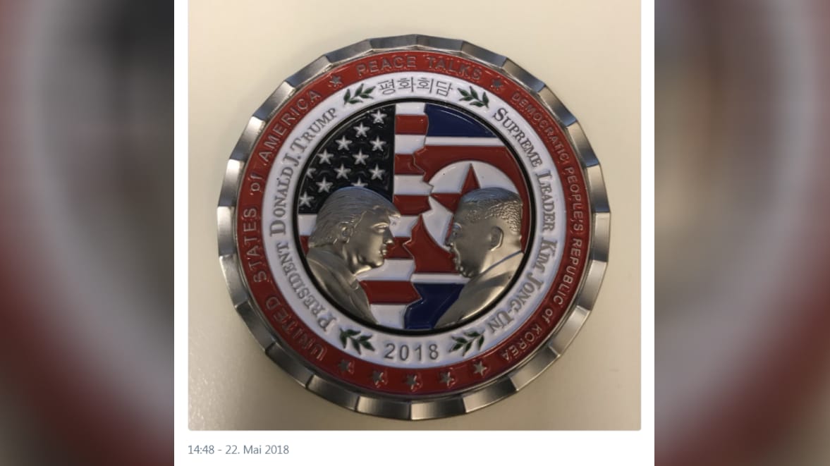 Screenshot eines Tweets vom Kurznachrichtendienst Twitter: Andenkenladen des Weißen Hauses bietet Gedenkmünze des Nordkorea-Gipfels zum Sonderpreis an. Screenshot eines Tweets vom Kurznachrichtendienst Twitter: Andenkenladen des Weißen Hauses bietet Gedenkmünze des Nordkorea-Gipfels zum Sonderpreis an.
