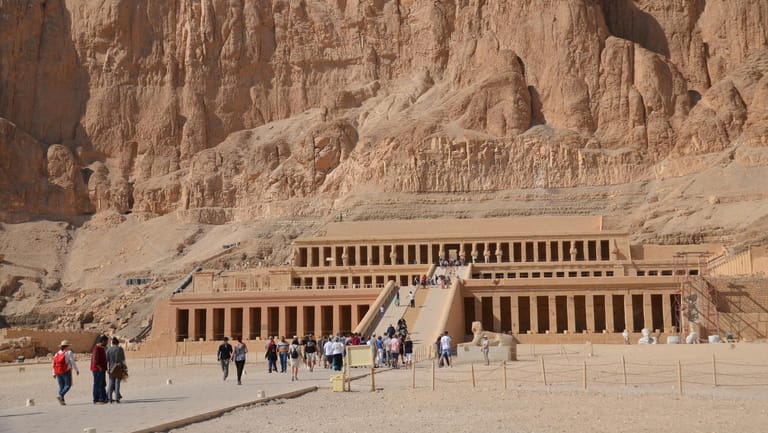 Der Totentempel der Hatschepsut in Theben-West nahe Luxor.