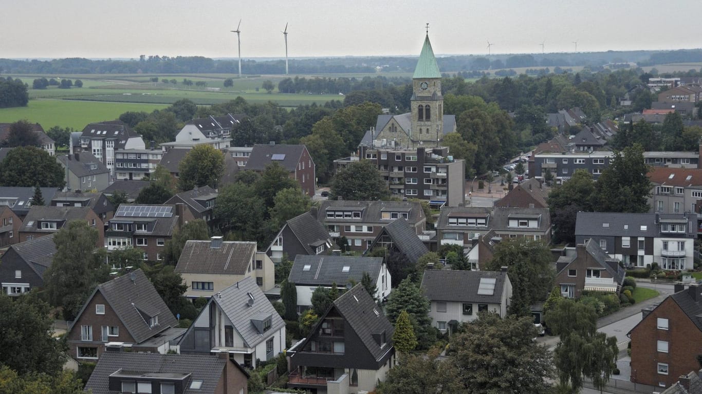 Blick aus Heissluftballon, auf Bottrop-Kirchhellen: Leichtes Erdbeben lässt Ruhrgebiet zittern.