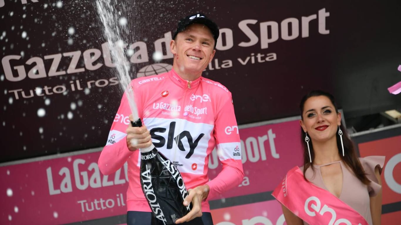 Schon in Partylaune: Chris Froome ist der Giro-Sieg kaum noch zu nehmen.