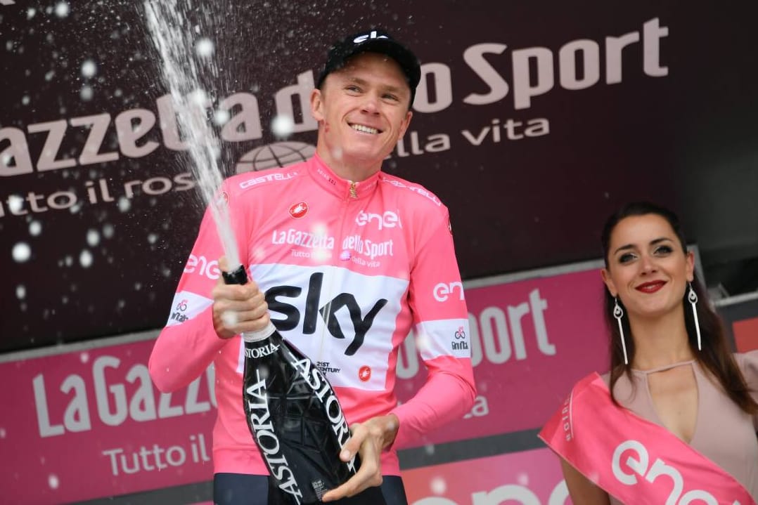 Schon in Partylaune: Chris Froome ist der Giro-Sieg kaum noch zu nehmen.