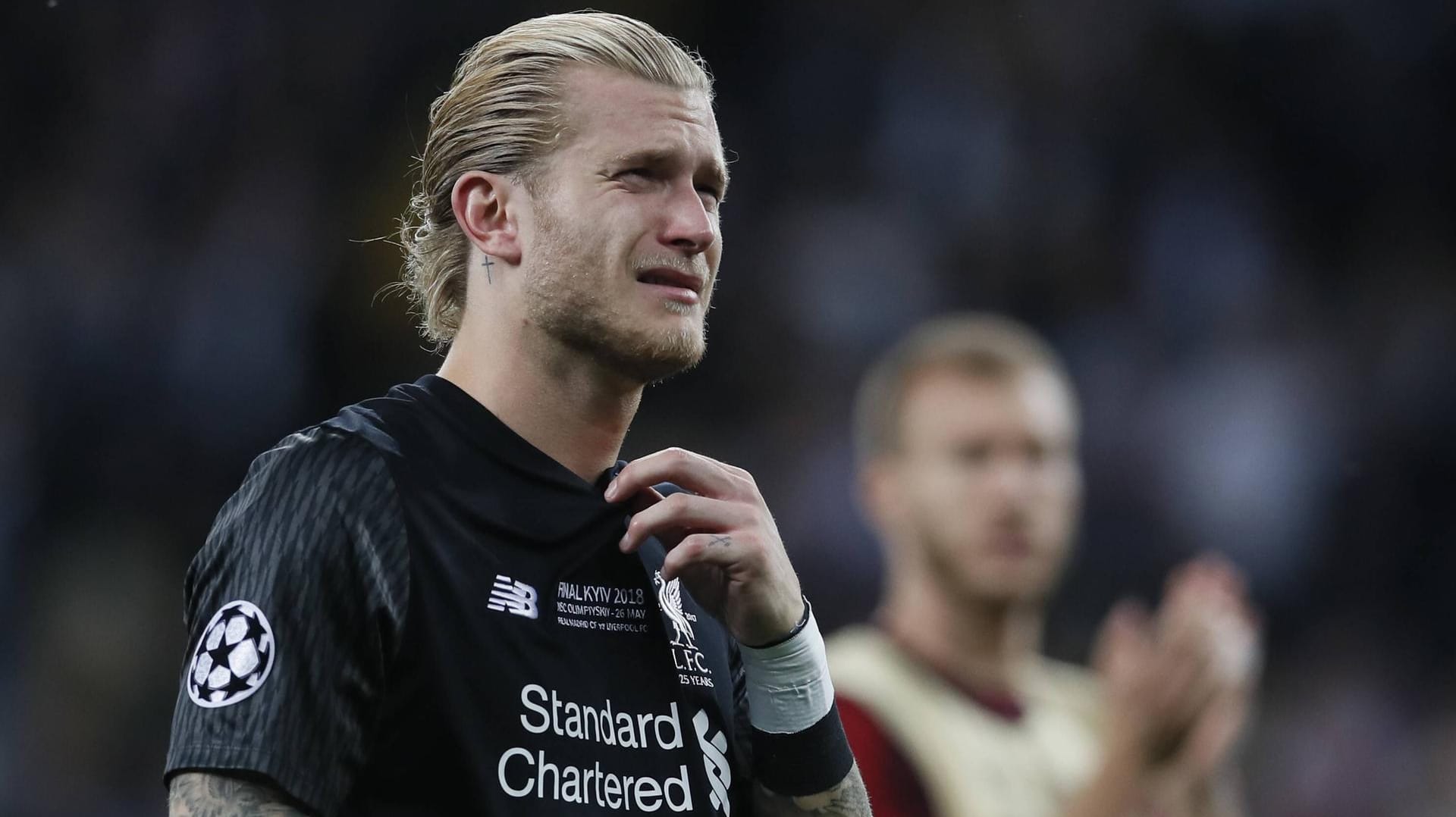 Untröstlich: Liverpool-Torwart Loris Karius weint nach dem schlimmsten Abend seiner Karriere mit zwei verschuldeten Treffern.