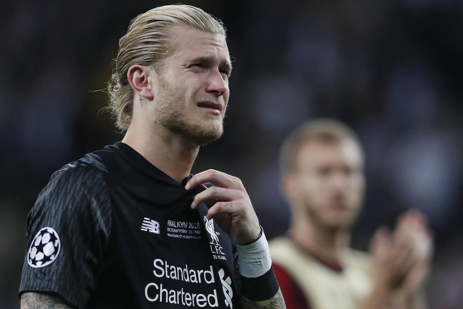 Untröstlich: Liverpool-Torwart Loris Karius weint nach dem schlimmsten Abend seiner Karriere mit zwei verschuldeten Treffern.