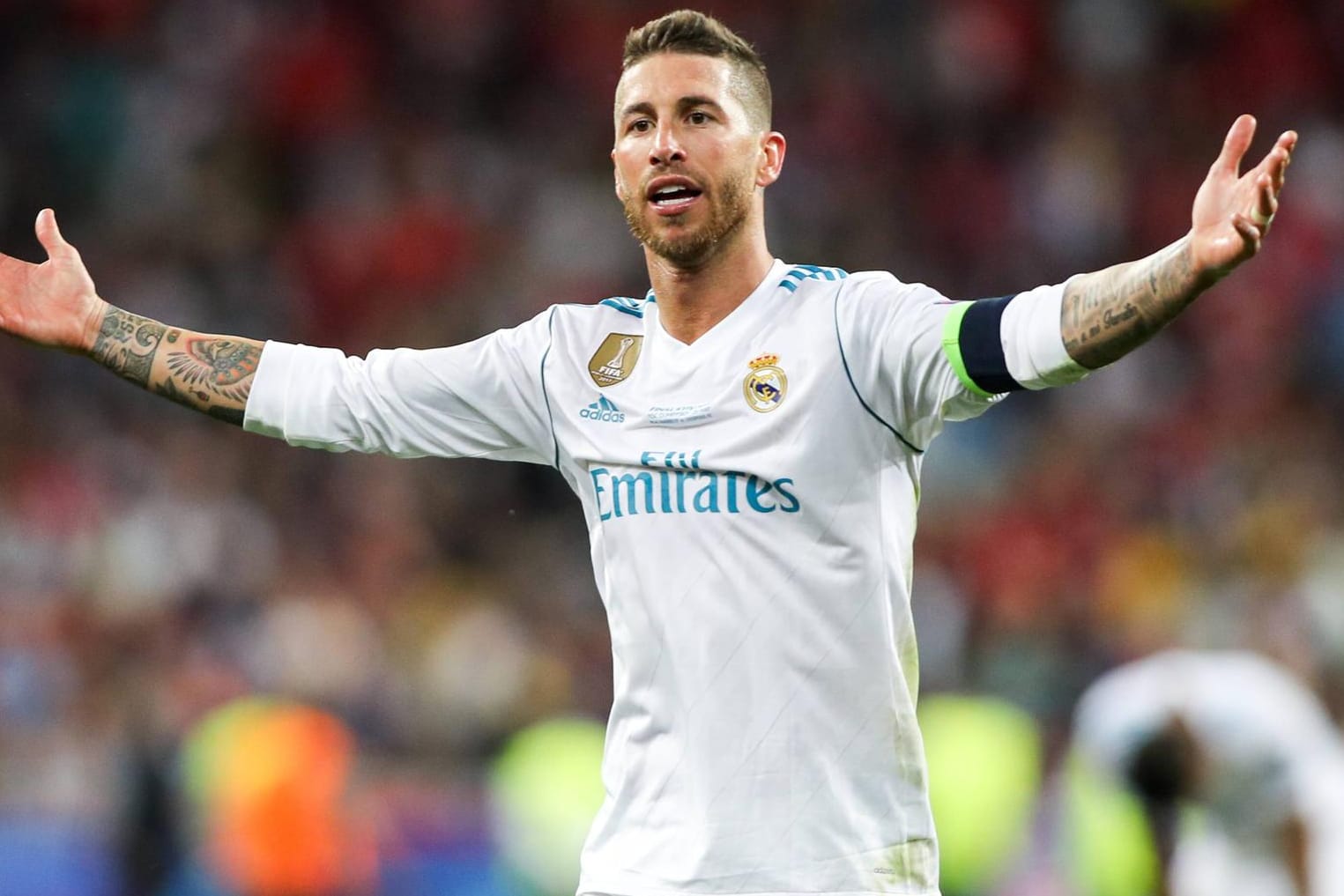 Umstrittene Aktion: Sergio Ramos wurde für sein folgenschweres Foul an Liverpools Salah scharf kritisiert.