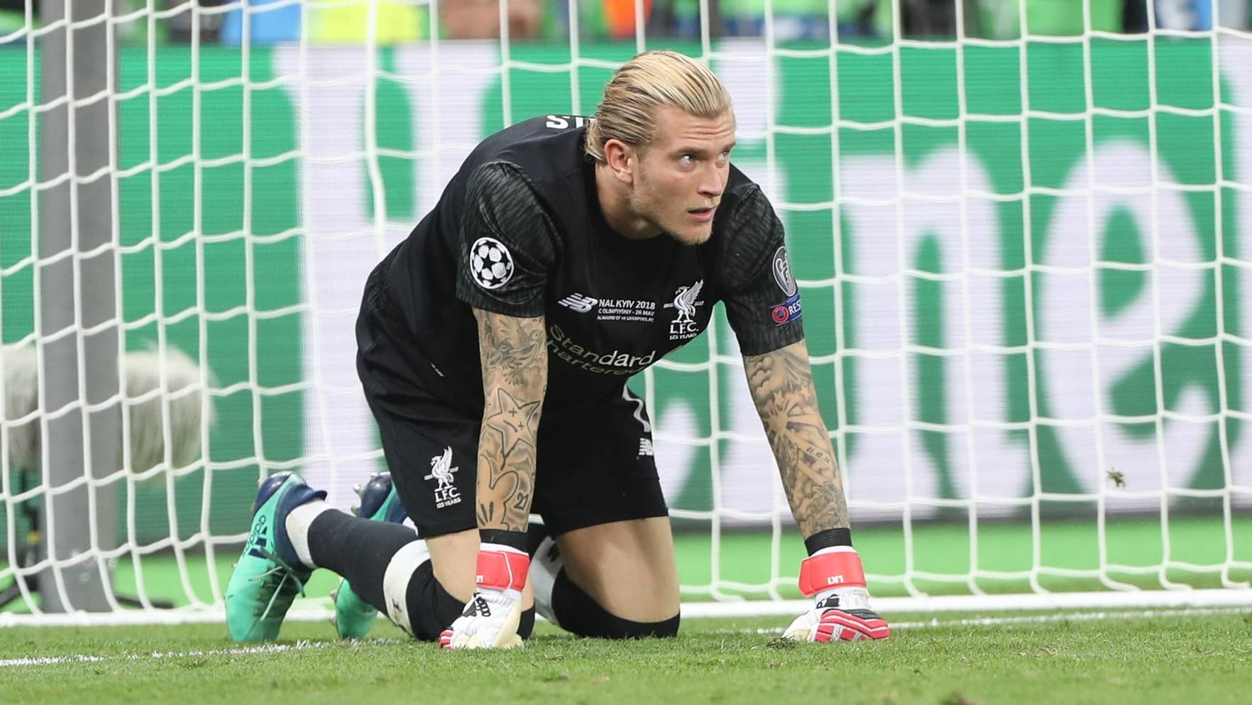 Schockstarre: Loris Karius ist nach seinem zweiten Aussetzer fassungslos. Schockstarre: Loris Karius ist nach seinem zweiten Aussetzer fassungslos.