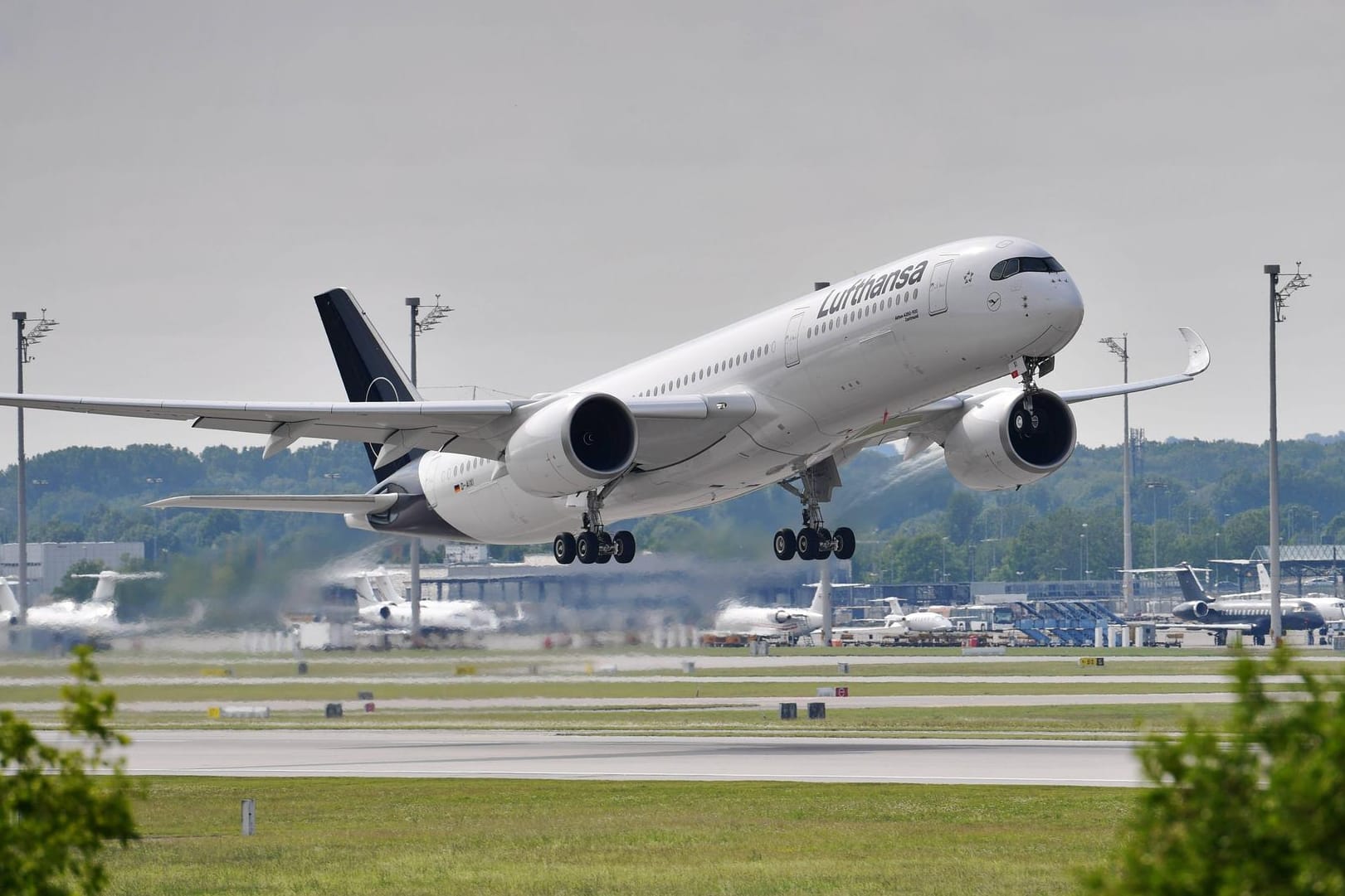 Ein Airbus A350: Das BKA speichert die Daten aller Passagiere in Deutschland - nicht nur der Lufthansa.