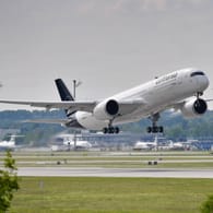 Ein Airbus A350: Das BKA speichert die Daten aller Passagiere in Deutschland - nicht nur der Lufthansa.