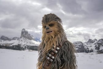 Der Schauspieler Joonas Suotamo als Chewbacca im neuen "Star Wars"-Ableger "Solo".