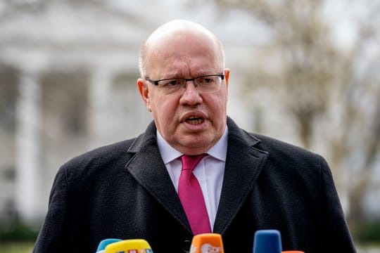 Peter Altmaier (CDU), Bundesminister für Wirtschaft und Energie, will im Zollstreit mit den USA versuchen, "höhere Zölle - wenn es irgend geht - zu vermeiden".