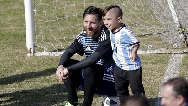 Alle Argentinier lieben Lionel Messi.