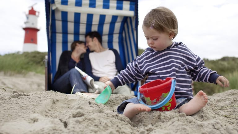 Familienurlaub auf Borkum: Junge Familien mit Kleinkindern kommen gern auf die Nordseeinsel.