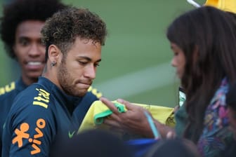 Neymar und die Brasilianer bereiten sich in London auf die WM vor.