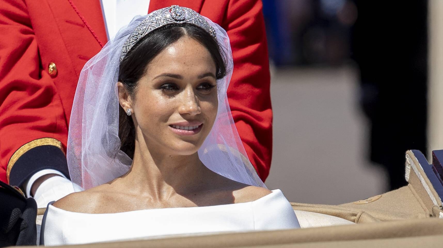 Meghans Familie kann den Mund nicht halten: Auch nach der Hochzeit mit Prinz Harry wird fleißig gelästert.