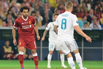 Szene aus dem Champions-League-Finale 2018: Mohamed Salah (rot) und Toni Kroos (r.).