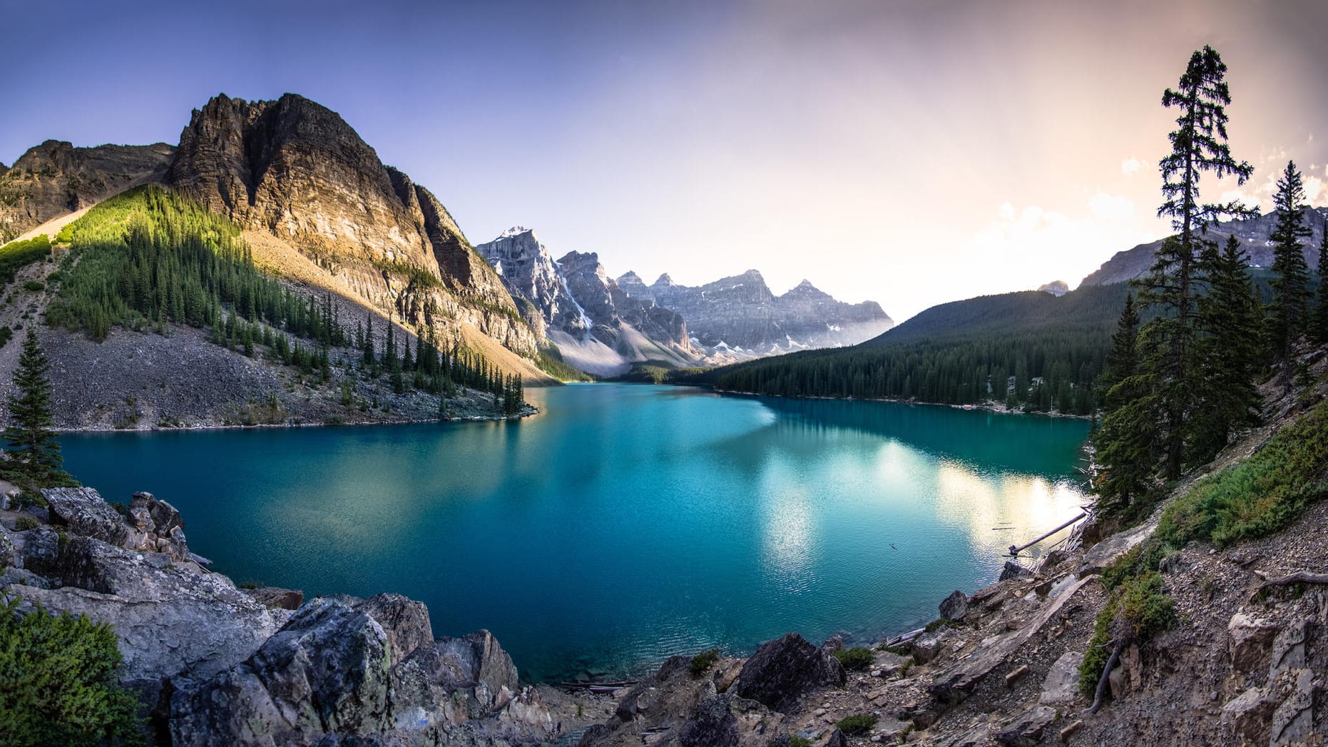 Sonnenuntergang am Moraine Lake, USA