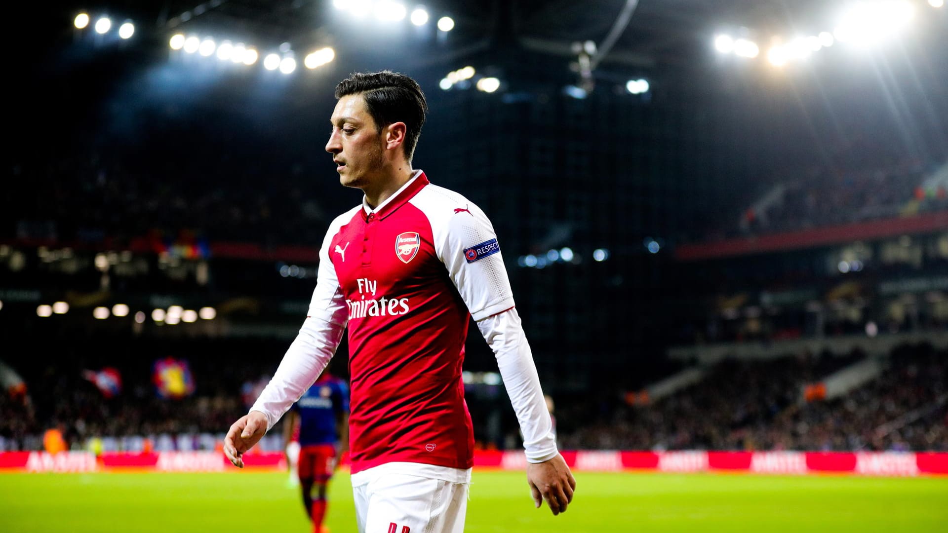 Mesut Özil auf dem Spielfeld für den FC Arsenal: Das Trikot soll auf dem linken Ärmel die neue Aufschrift "Visit Rwanda" bekommen.