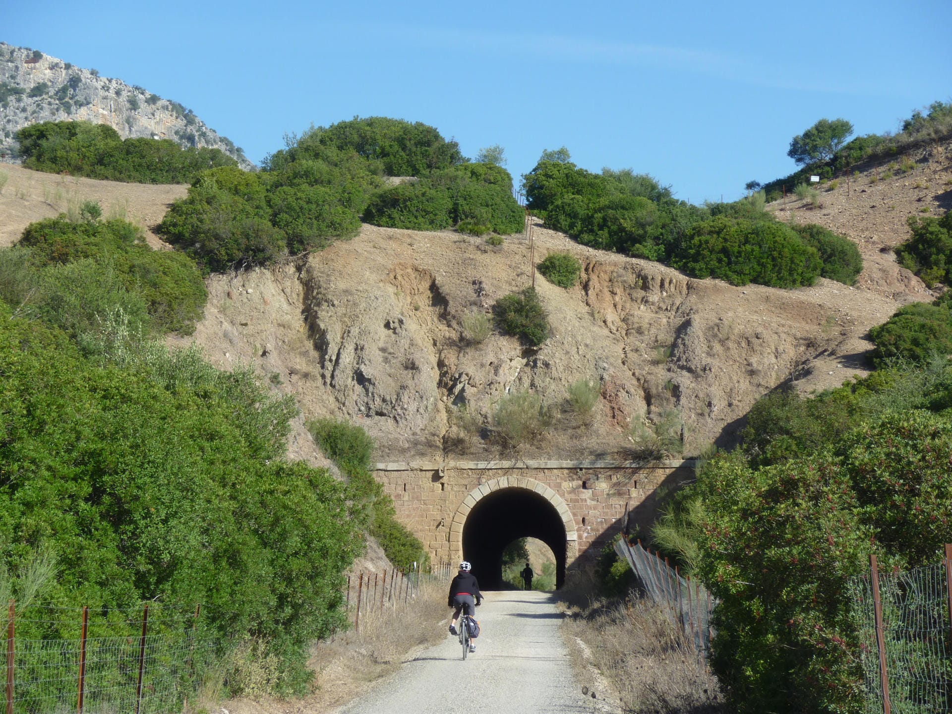 Via Verde de la Sierra in Andalusien: In Spanien kann man mit dem Rad auf stillgelegten Bahntrassen fahren.