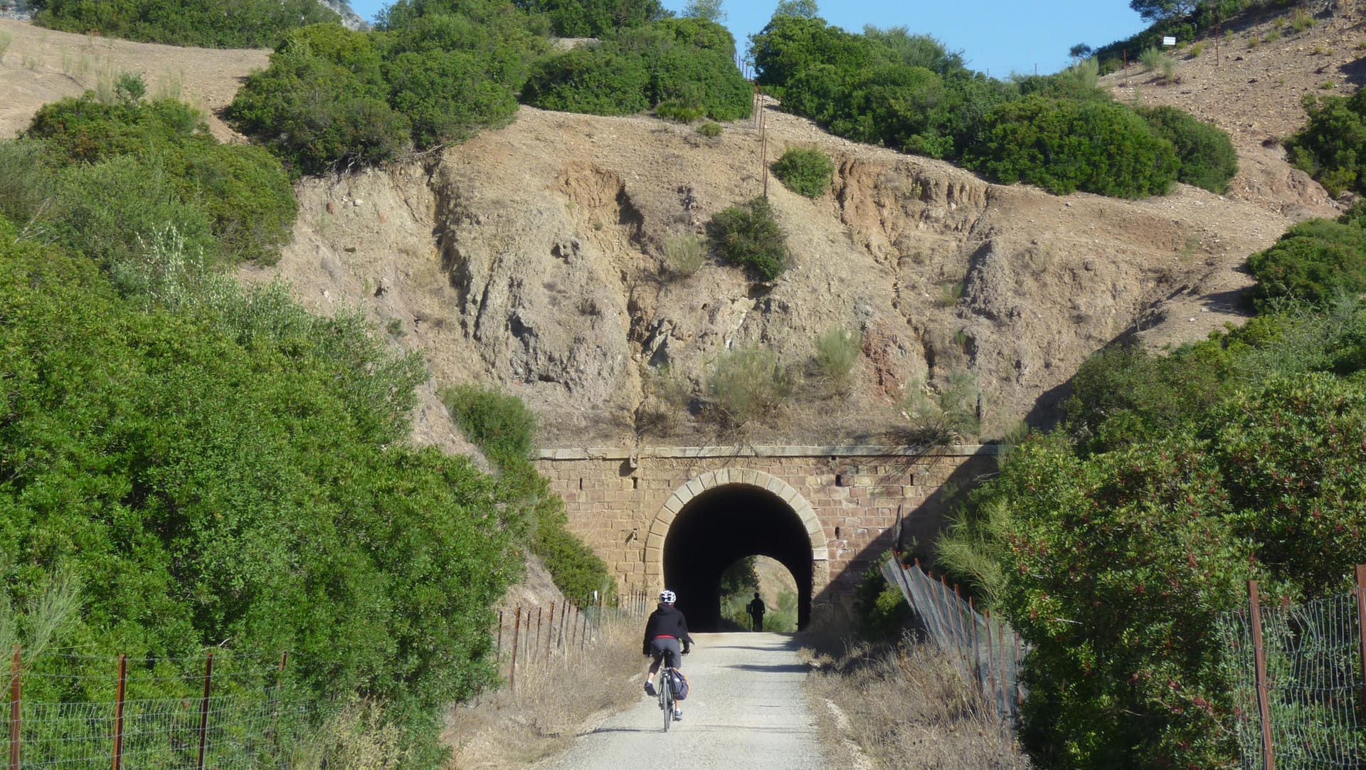 Via Verde de la Sierra in Andalusien: In Spanien kann man mit dem Rad auf stillgelegten Bahntrassen fahren.