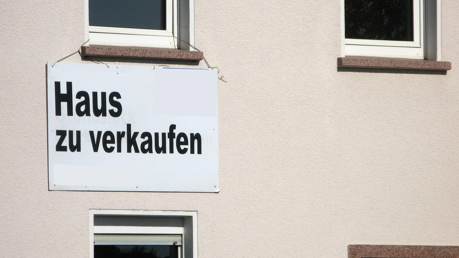 Haus zu verkaufen: Es gilt, die Immobilie bestmöglich zu präsentieren, ohne freilich die Mängel zu verschleiern.