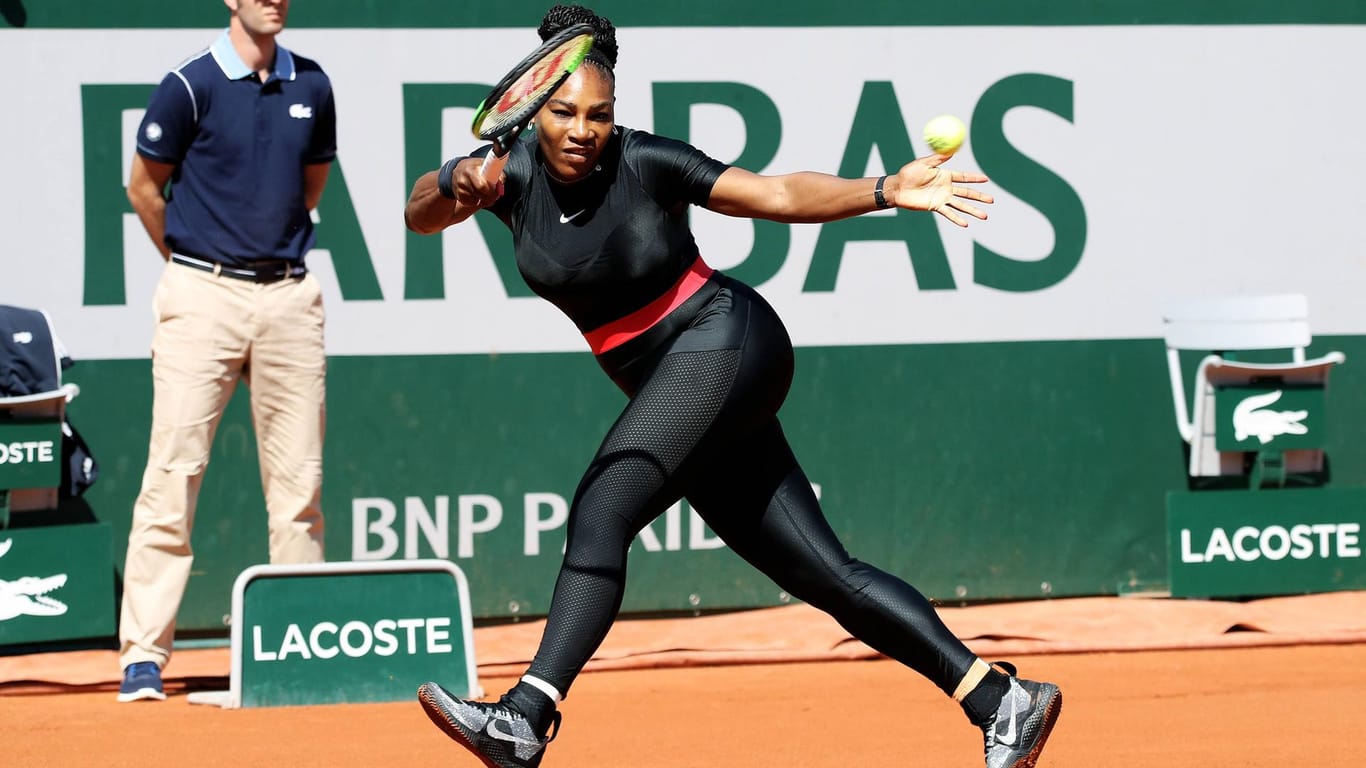 Comeback mit Power: Serena Williams trat in der ersten Runde im schwarzen Ganzkörperanzug an.