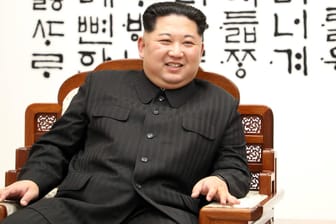 Kim Jong Un in der koreanischen Grenzstadt Panmunjom: Der nordkoreanische Machthaber wird aus Sicht der CIA seine Atomwaffen wohl nicht aufgeben.